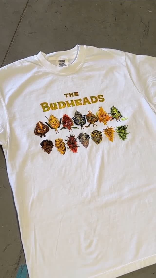 Easy 9-screen print for all our Bud Heads out there 💚😗💨 #manufacturing #customshirts #printtoaster #screenprinting #420friendly
