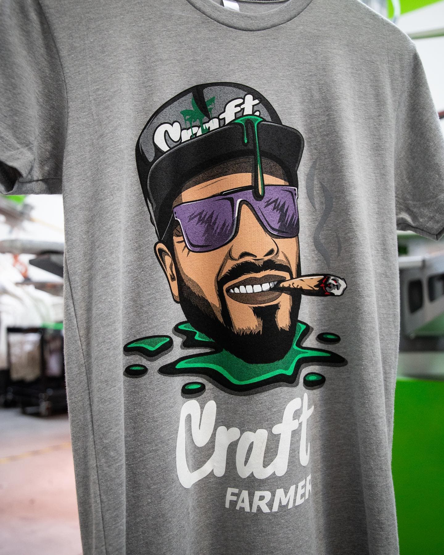 Screen printed details 🔥 . . . . #customapparel #customshirts #apparel #screenprinting #customtshirts #smallbusiness #custom...